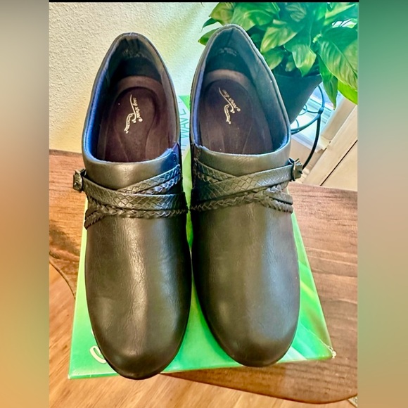 Easy Street Comfort Slip-On Shoes | Women’s 11M | Dark Navy (Near Black) | NWT - Picture 7 of 9